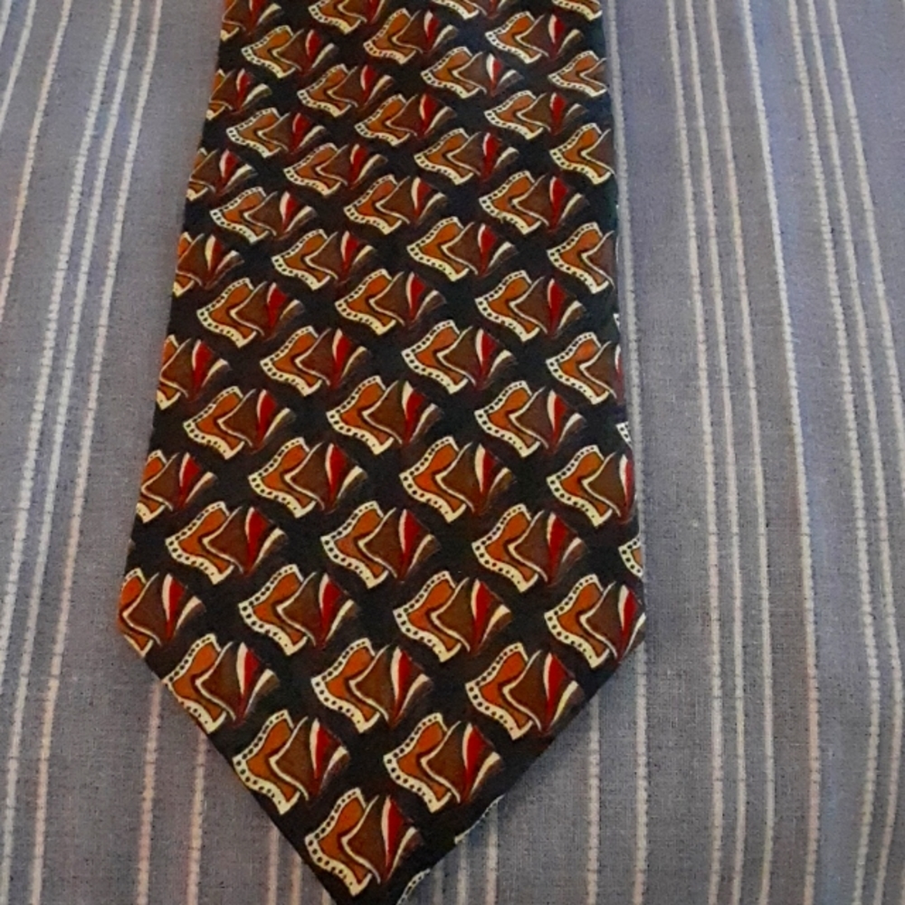CHRISTIAN DIOR necktie 100 % printed polyester. Mens. Made in USA